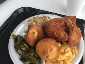 Minnie's Uptown Restaurant