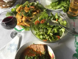 Hani Kikes Restaurant Bar