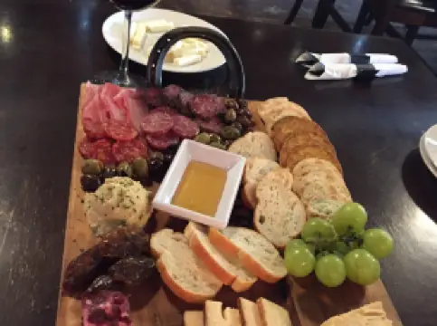 Sloan & Williams Winery - Grapevine