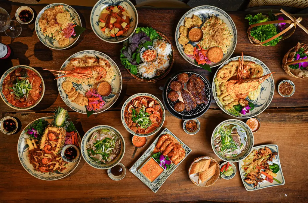 Vận May - 반마이