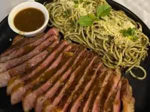 Bamboo Gold Restaurant & Hostel