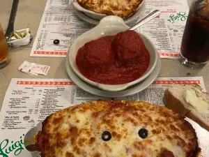 Luigis Restaurant