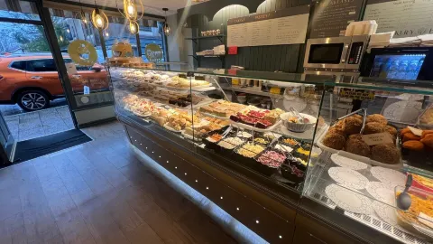 Liz's Bakery in 나버스
