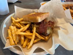 Pocket's Grille