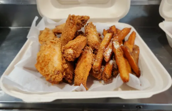 Wings and Thangs Comfort Food