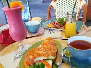 Cafe Mignon