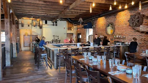 Gristmill Brewery Restaurant in St. 로렌스 카운티