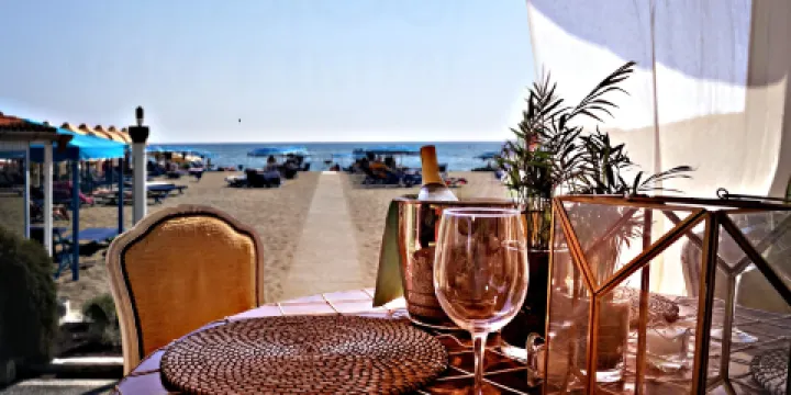SIMBIOSI BEACH & BISTRO