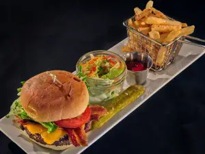 Bridges Restaurant & Lounge