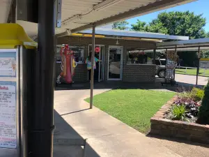Myers Cruizzers Drive-In