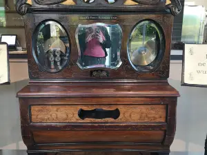 Pizza And Wurlitzer