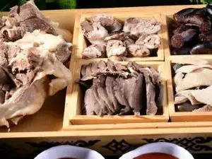 存良手抓城