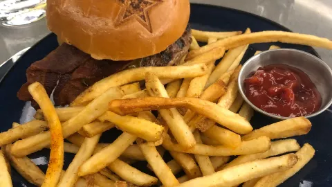 Dallas Cowboys Club in 그레이프바인