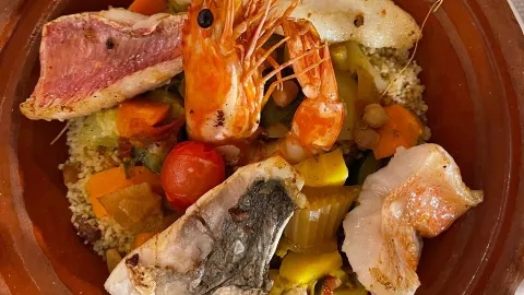 Aux Bons Amis in คาลวี