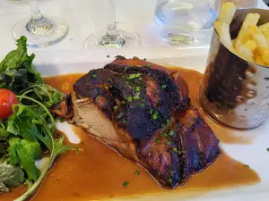 Le Porc Saint Leu Restaurant