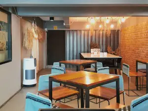 Junction Cafe' n Bistro