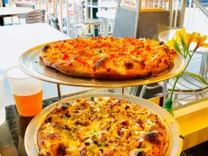 La Pizzeria