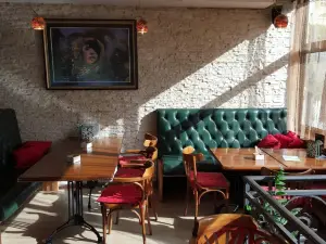 Nana Bistro & Cafe