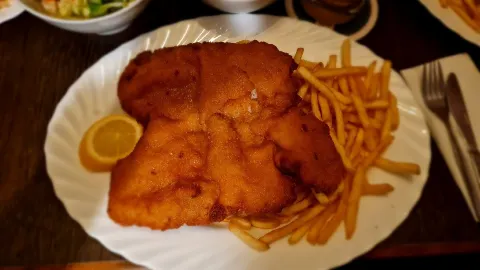 WELCOME- BAR- Restaurant- Biergarten in Passau