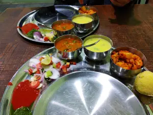 Hotel New Rajhans Restaurant