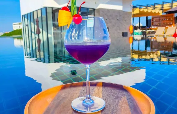 Blackwoods Sky Bar - Pool bar