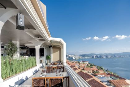 Sky Cloud Sea View Restaurant