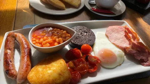 Flat White Cafe in Conwy