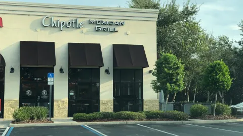 Chipotle Mexican Grill in Окои