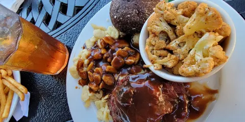 Coasters Pub & Biergarten
