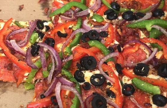 Pizza By The Square
