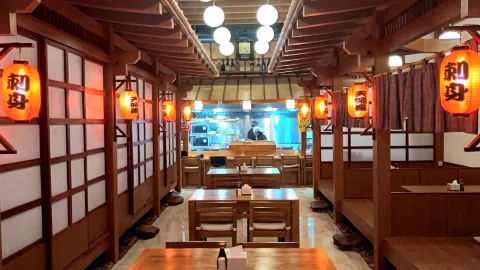 Izakaya AKIMOMI Mandalay Branch in マンダレイ