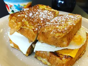 Mom's Parkside Cafe