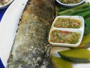 ร้านอาหาร บ้านเคียงน้ำ