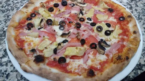 pizzeria mimmo's pizza in Jesolo