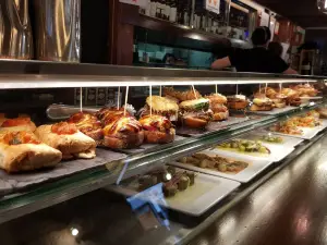 Rimbombin Hostal - Bar - Restaurante
