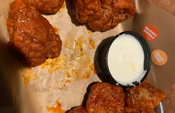 Buffalo Wild Wings Grill & Bar