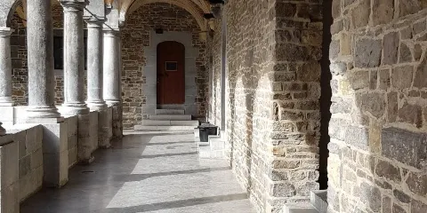 Le Cloître