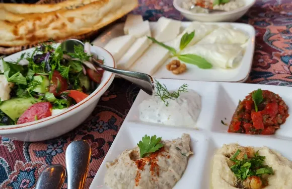 Qaynana Restaurant