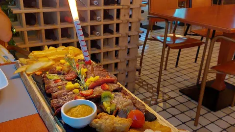 Metrópole Restaurante & Bar Lounge in 西爾韋斯