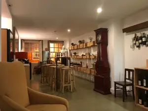 Wine Quay Bar (Porto)