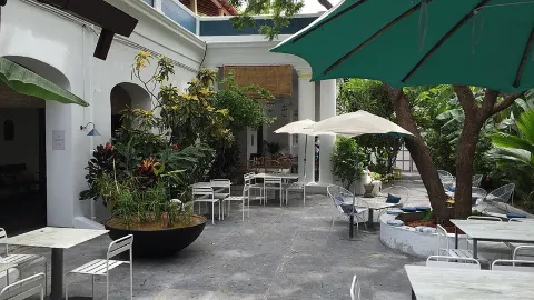 Villa Helena Heritage Guest House & Restaurant in Puducherry