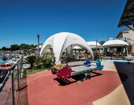 Marina lounge bar & Restaurant