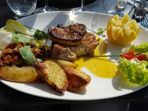 Chez Cesar La Suite