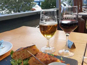 Curious Cat Wine Bar