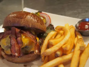 Lake & Irving Restaurant & Bar