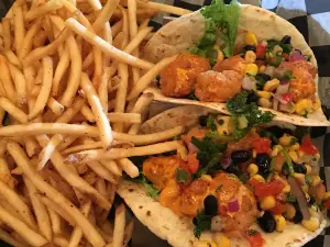 Louie's Grill & Bar