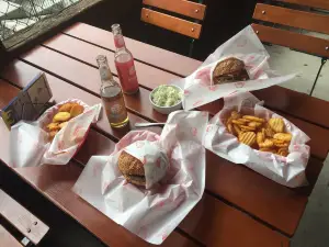 Frank's Burger-Licious BBQ
