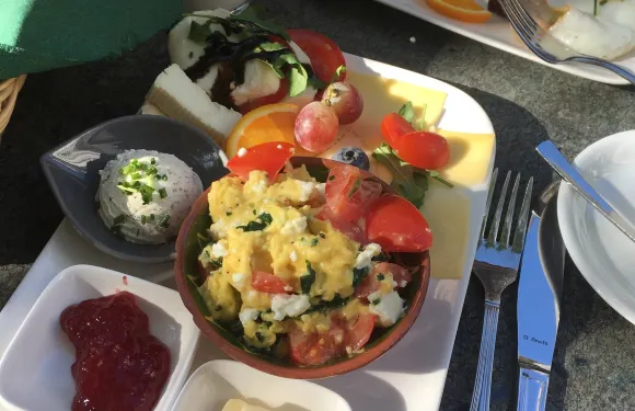 Suli's Café