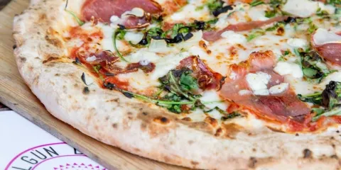 Algun Lugar Pizzeria
