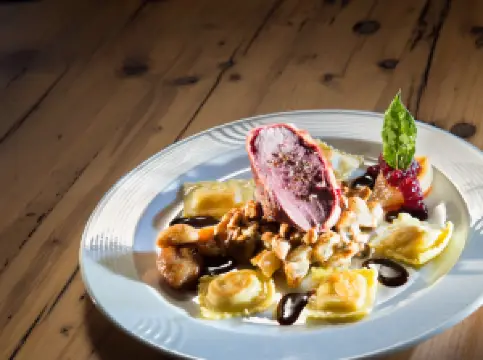 Bellaval Hotel Restaurant